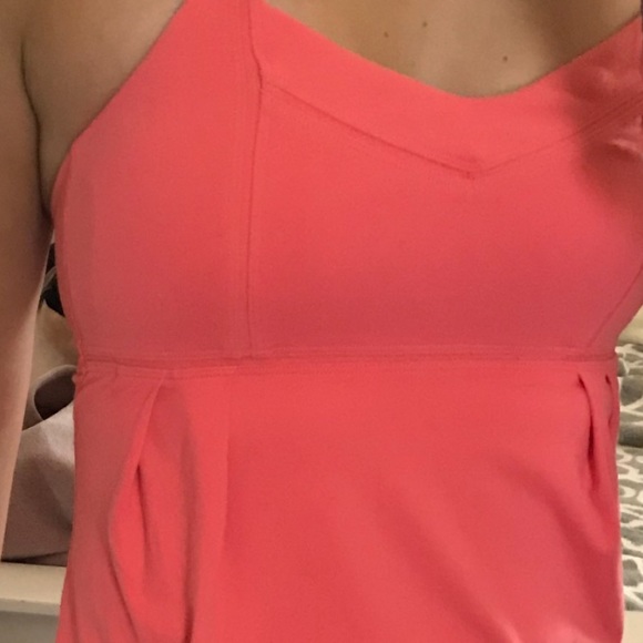 Lululemon tank size 4 - Picture 3 of 6
